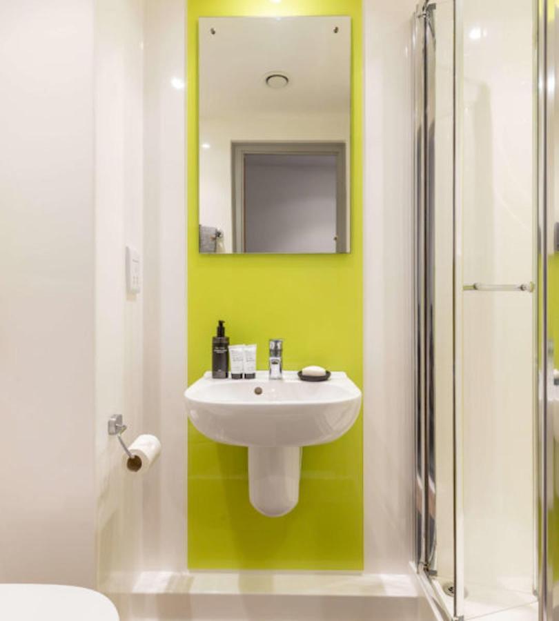 Vibrant Rooms For Students Only, Leeds - Sk Kültér fotó