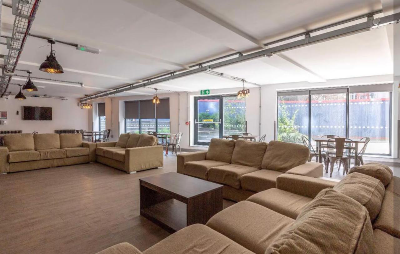 Vibrant Rooms For Students Only, Leeds - Sk Kültér fotó